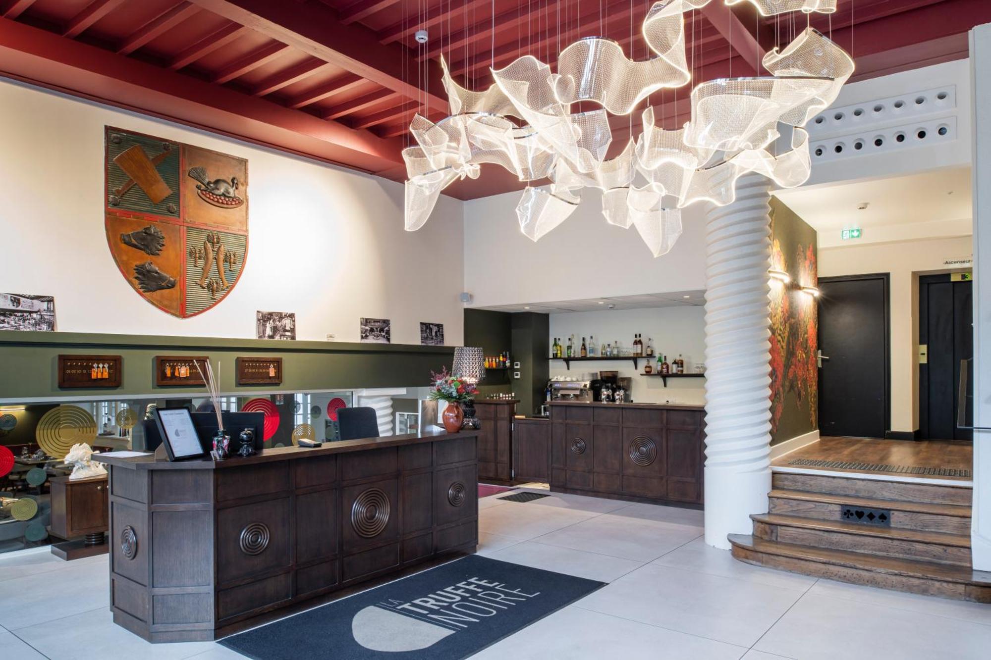 Hotel La Truffe Noire Брив ла Гайард Екстериор снимка