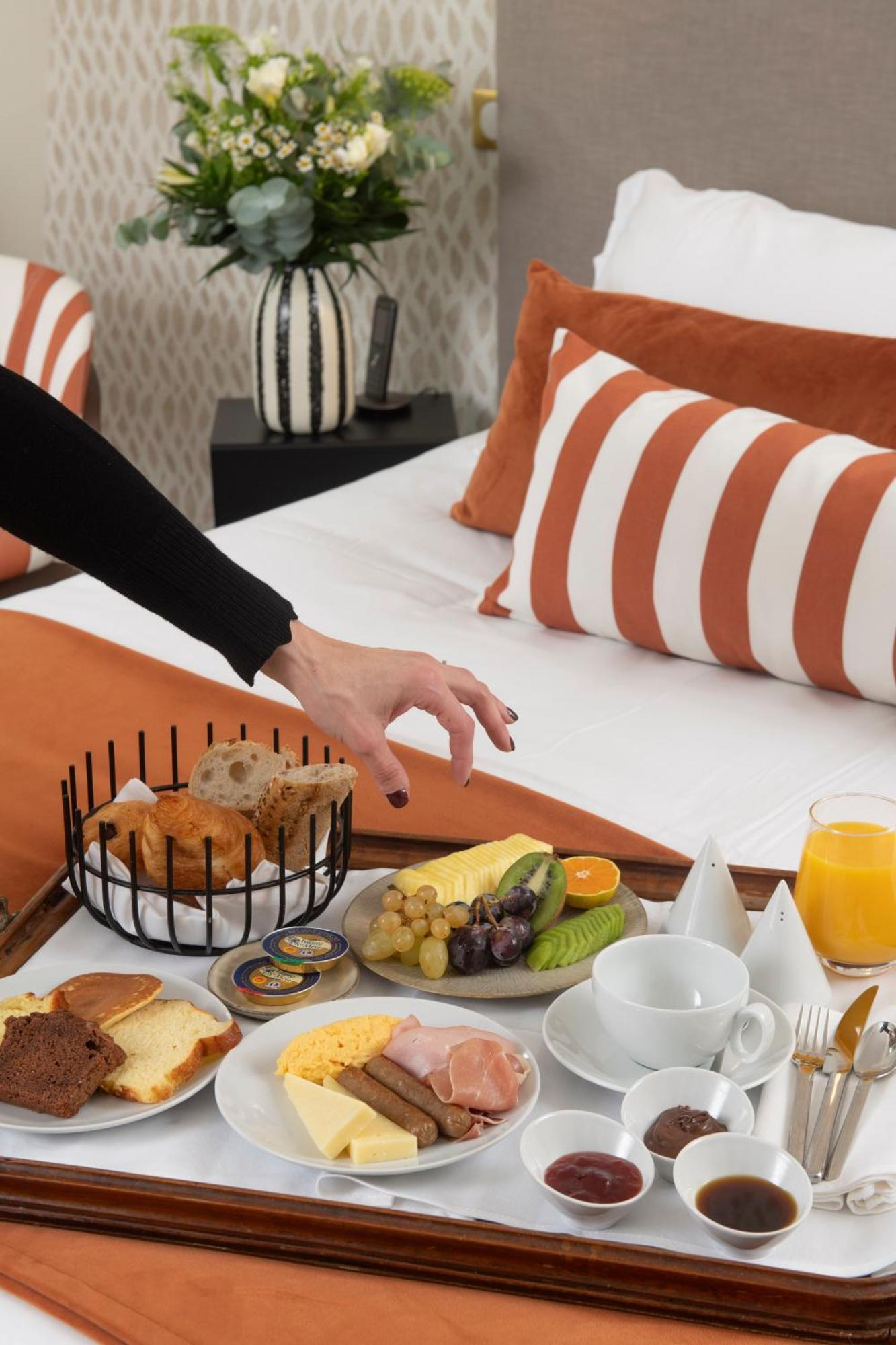 Hotel La Truffe Noire Брив ла Гайард Екстериор снимка